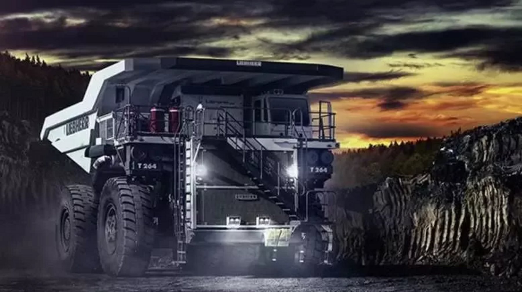 VIDEO Time Lapse Assembling A Liebherr T 264 Mining Truck Mining