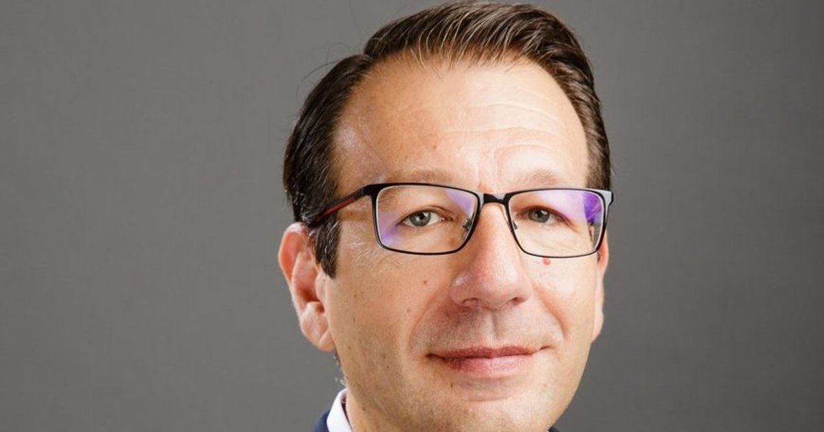 Orange Travel Integrates Selector for eSIM Boost