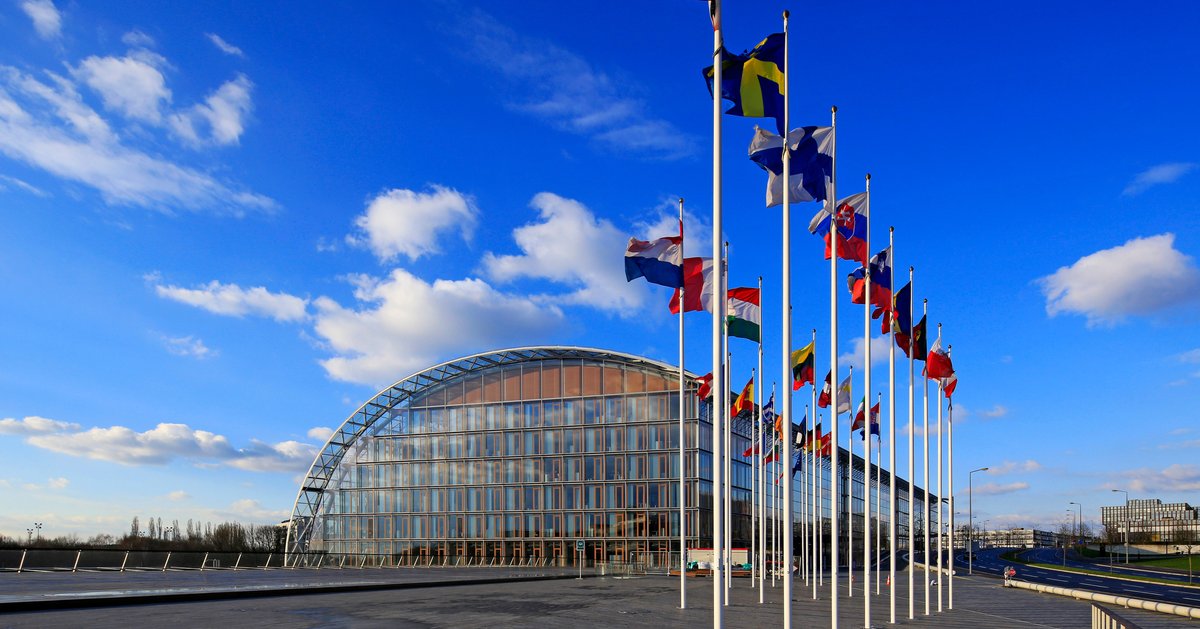 EIB: Inside EU Firms' AI Investments Amid Regulatory Shifts | AI Magazine