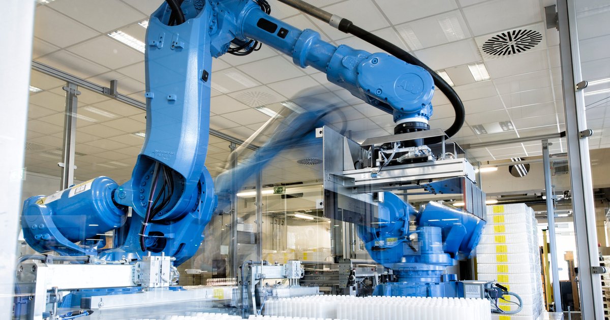 Roche, Meta & Intel: Top Manufacturing Stories This Week