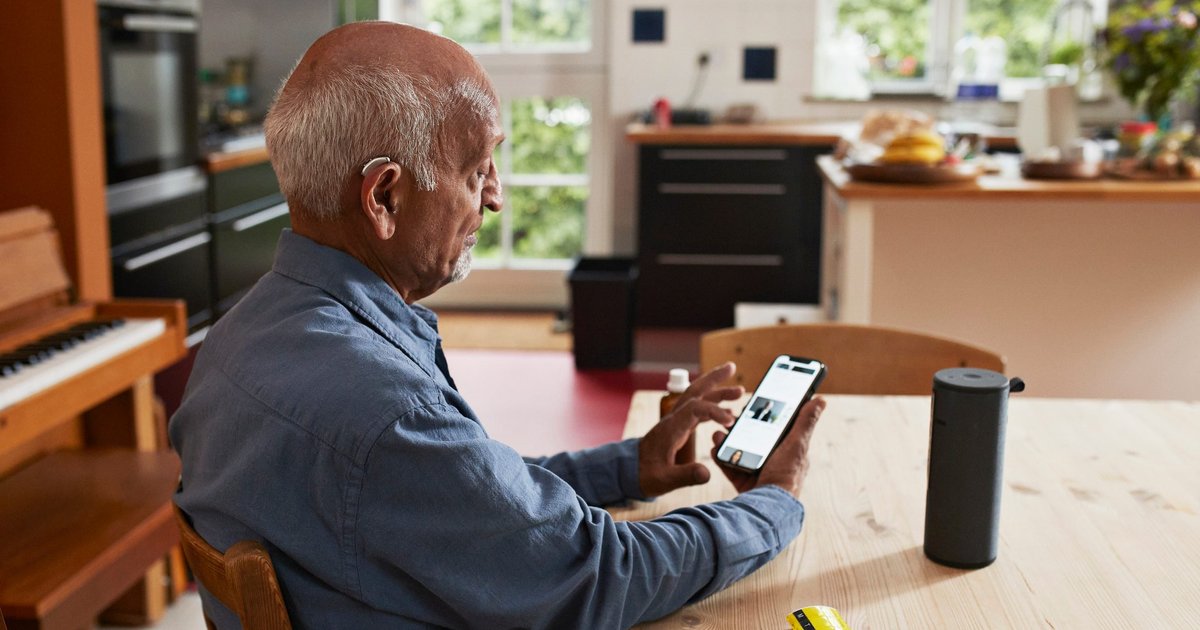 Older Adults Face Digital Gap Despite High Device Adoption | Technology ...