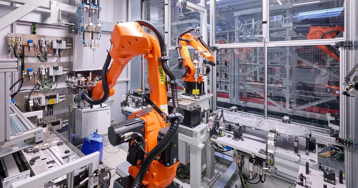 BMW, Siemens & BASF: Digital Battery Passport for EVs