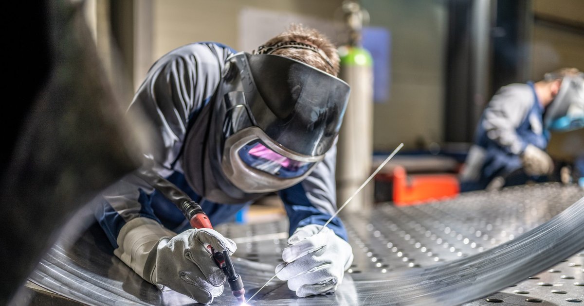 Navigating Opportunities and Challenges Insights from Make UK and PwC