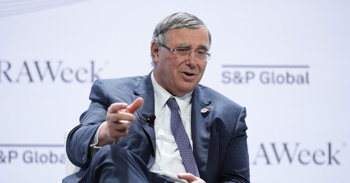 Oil Crisis: What Shell, BlackRock & TotalEnergies’ CEOs Say | Energy ...