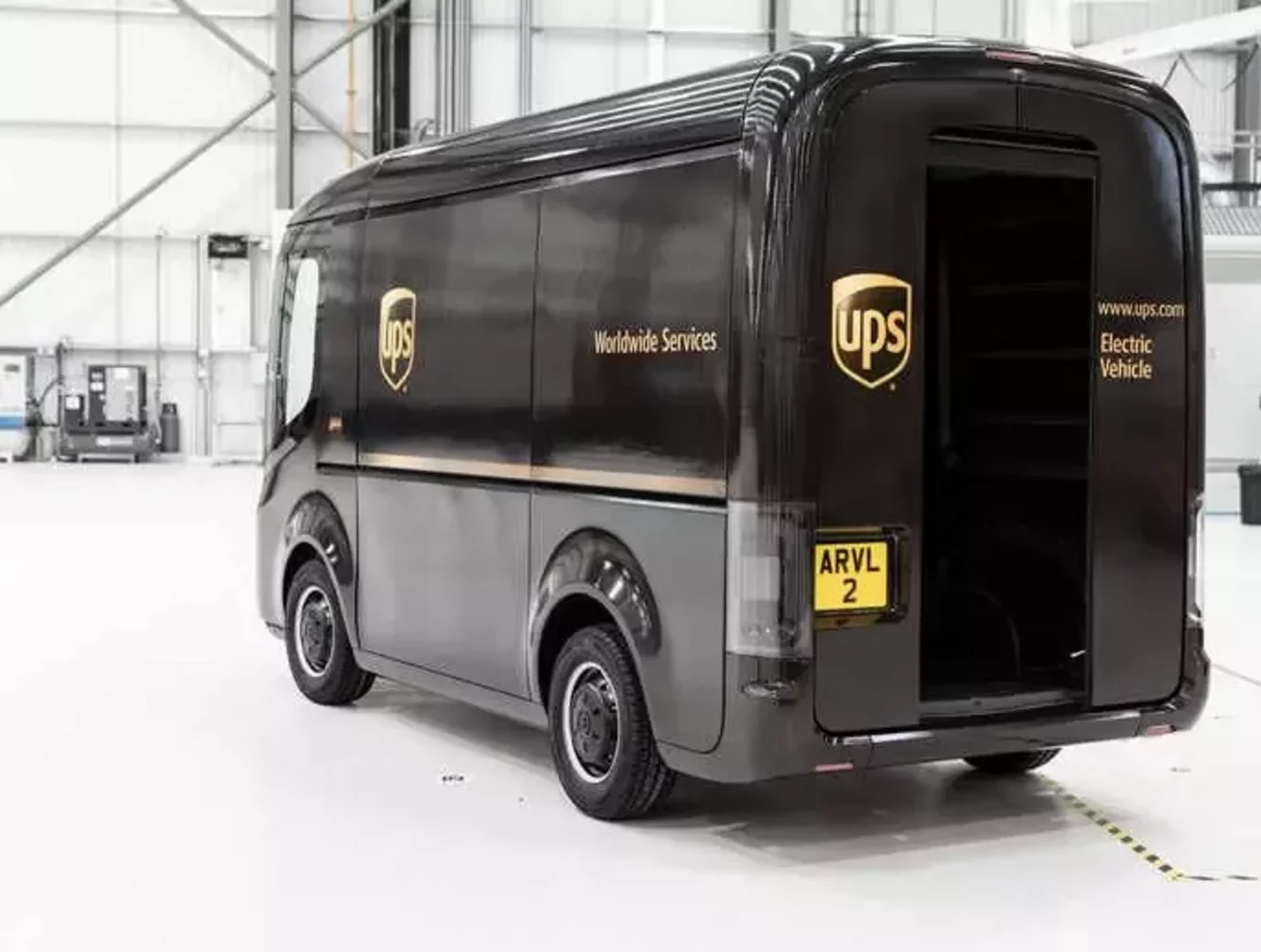 Arrival store and ups