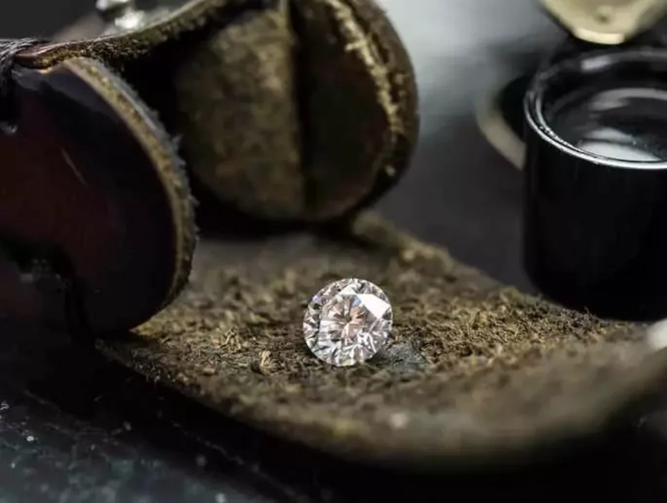 De beers discount diamond supply chain