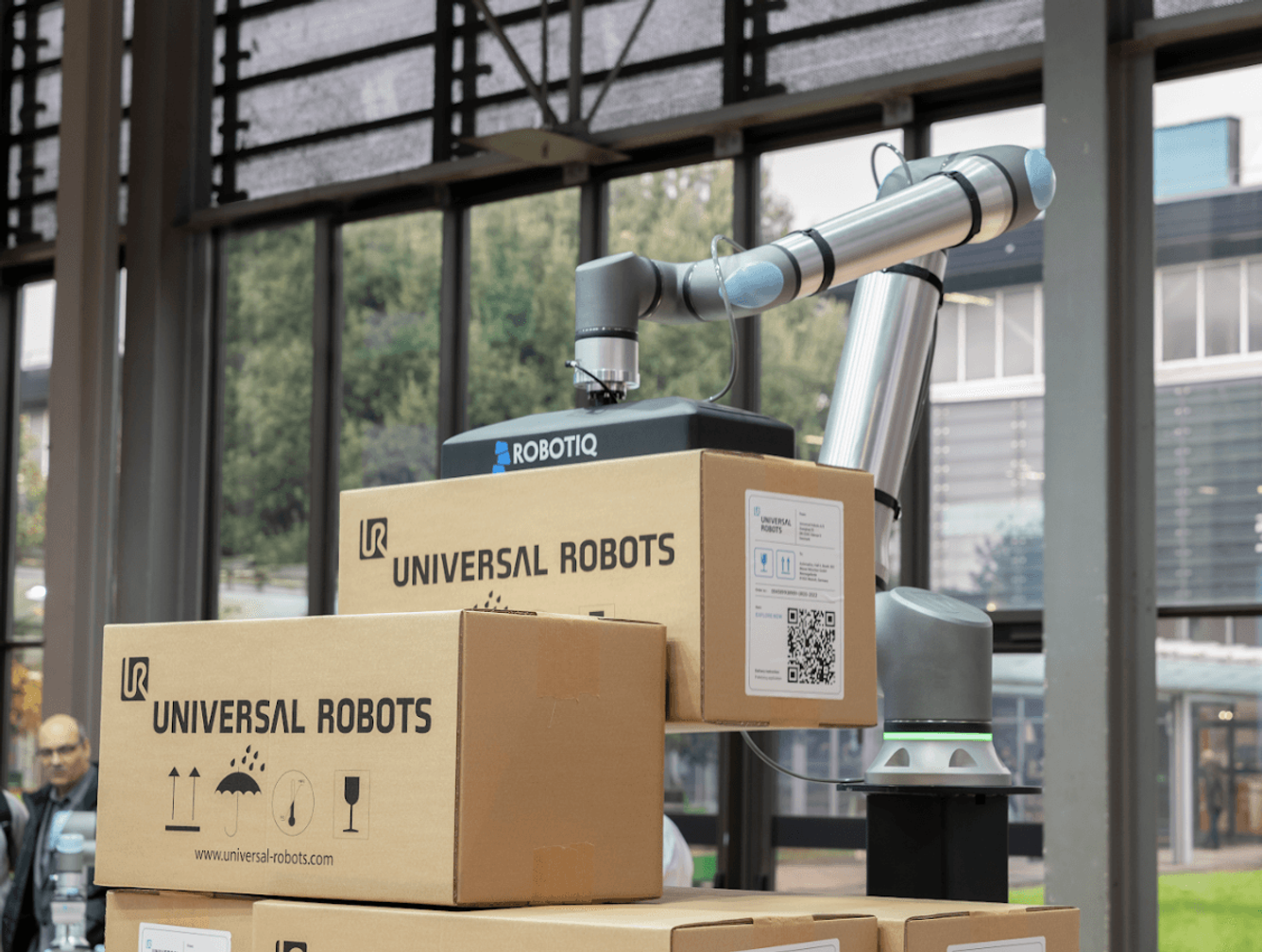 The Rise of Cobots, Industry 5.0 & Manufacturers' Wellbeing ...