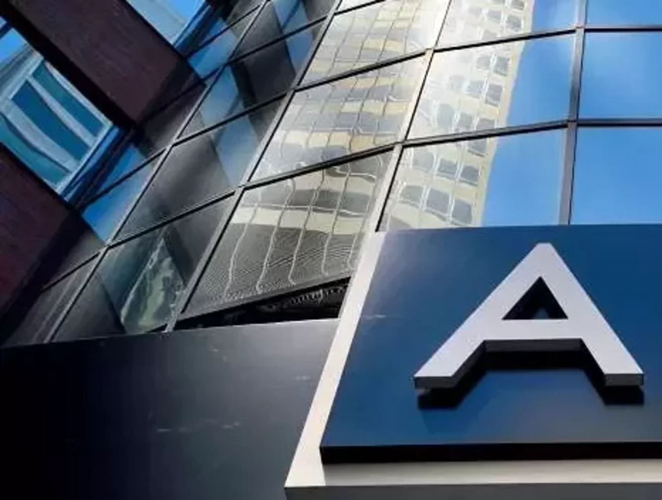 AIG to sell US 7.3bn of insurance assets to Blackstone InsurTech