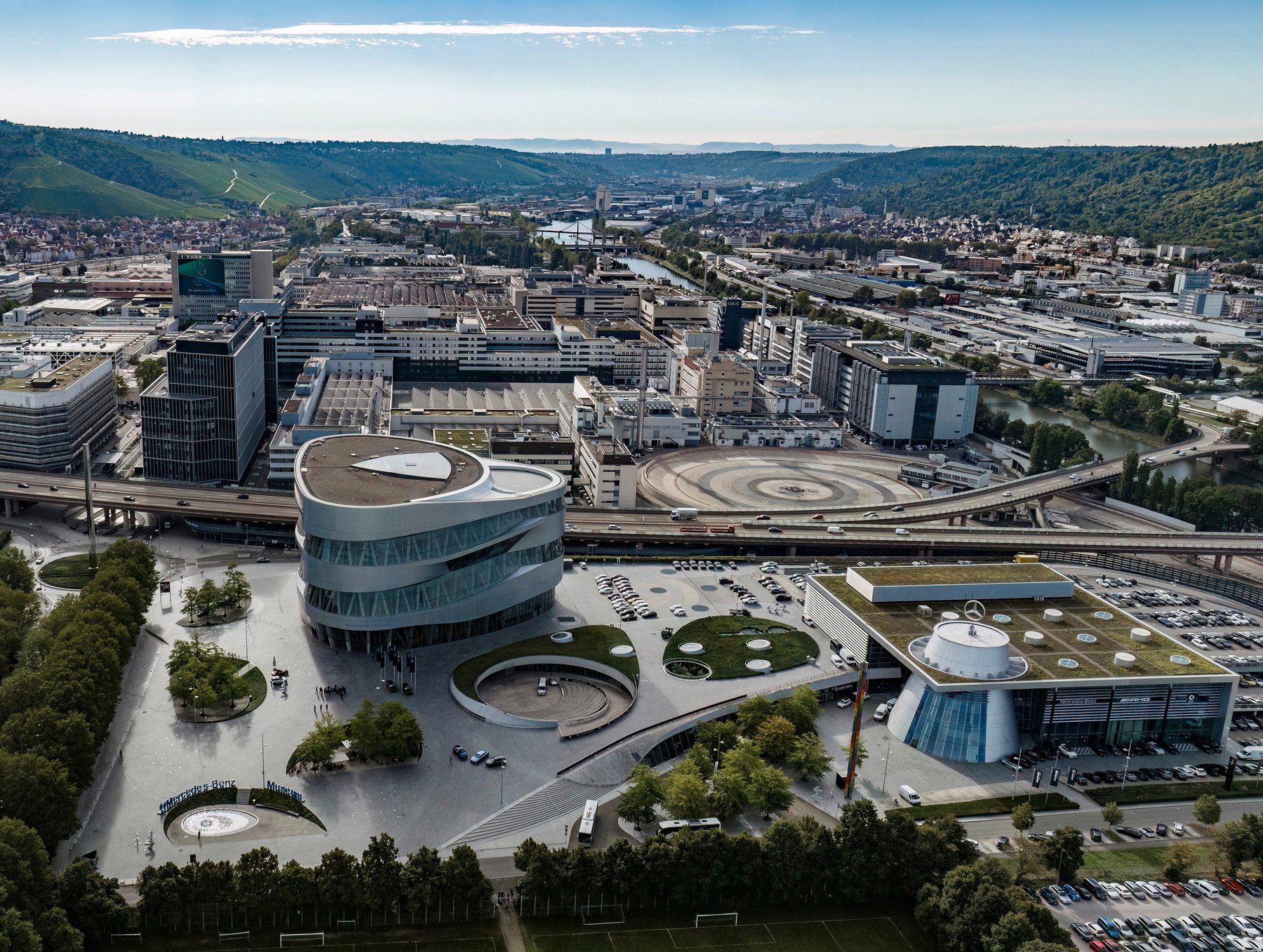 Mercedes-Benz: The Factory of the Future | Manufacturing Digital