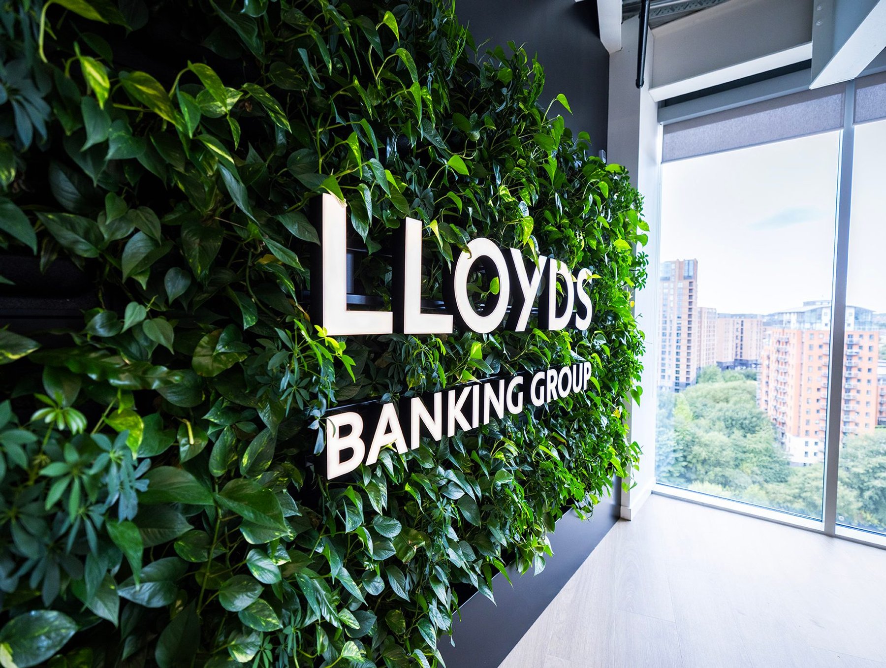 Blockchain Finance: How is Lloyds Inspiring Banks to Adapt? | FinTech  Magazine