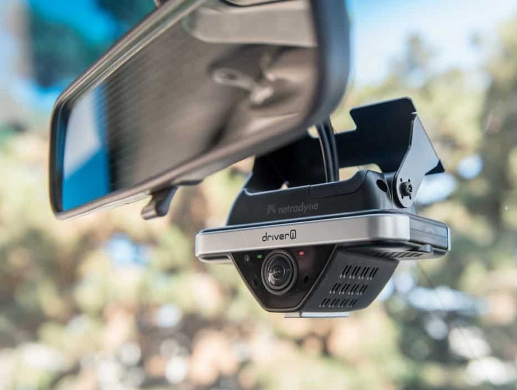 AI-Powered Dash Cams : Nexar One dash cam