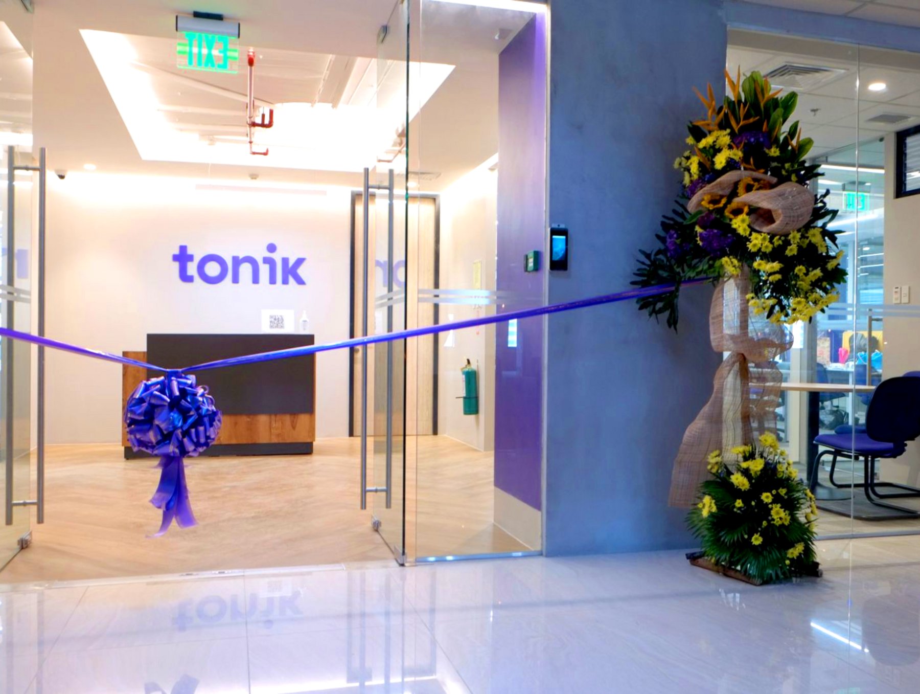 tonik board store