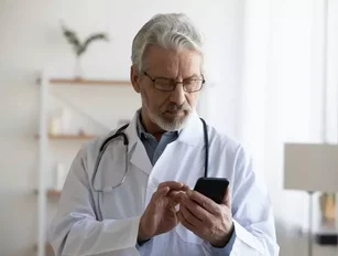 Clinicians unaware of data protection rules, says poll