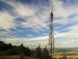 Arqiva set to raise £1.5bn from listing after sale fails to complete