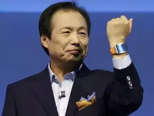 Samsung Steps Into Wearables With Smartwatch