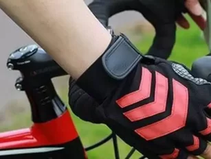 Kingston University’s brightest business brains develop glove that could help keep cyclists safer