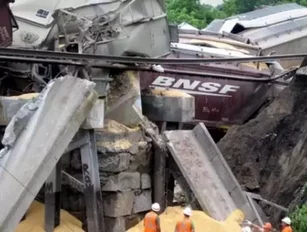 Minnesota freight train derails, injures two