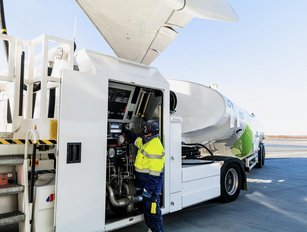 Malaysia Airlines adopts Neste sustainable aviation fuel