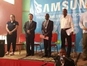 Samsung's volunteers bring computers to DRC