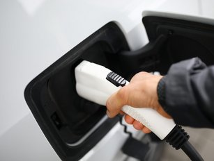 Visa calls to standardise payments in EV charging points