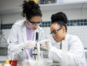 How the EU could and should tackle women in STEM shortage