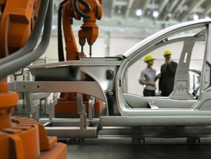 Manufacturing news roundup: skills crisis & hybrid modelling