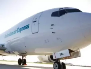 Qantas acquires Australian air Express, sells StarTrack