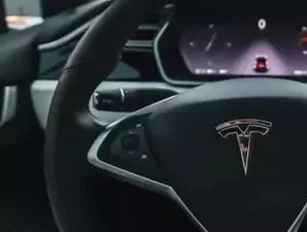 US senators claim Tesla misleads about self-driving features