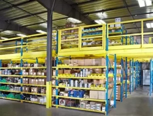 The warehousing case for a pallet rack work platform