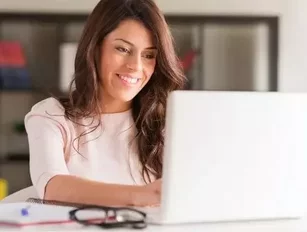 Implementing a social customer service strategy