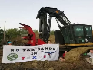 TransCanada Oil Pipeline Work Halted by Texan Landowner