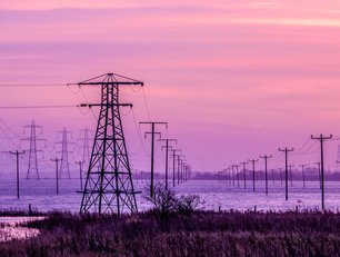 UK receives £2.7bn upfront funding to boost grid capacity