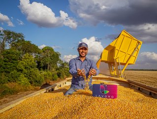 Lavoro's customers are mostly soy, corn, wheat, and coffee farmers that seek innovative technologies and products to improve their production in a sustainable way.