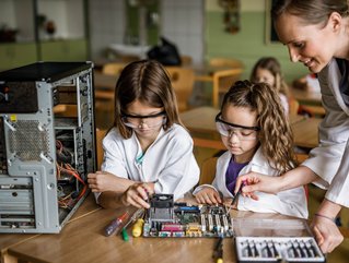 Women in the data centre industry: Getting girls into STEM