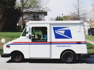 US Postal Service Sets New Sustainability Targets for 2030 / Credit: Joel Moysuh, Unsplash