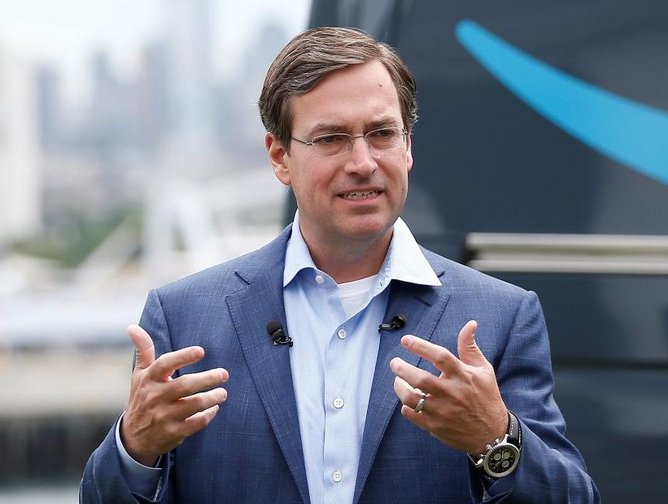 Ex-Amazon exec Dave Clark to lead logistics rival Flexport | Business ...