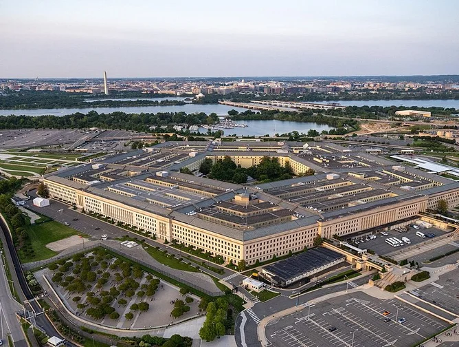 Pentagon Resmi Hentikan Claude, Anthropic Tetap Pegang Batas Keselamatan
