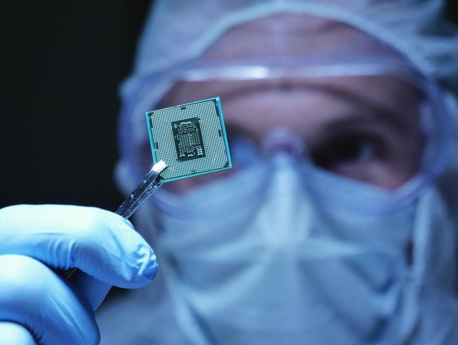 Intel In Chips Warning, As Ukraine War Squeezes Supply | Supply Chain ...