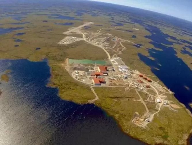 De Beers puts Canadian diamond mine on care and maintenance