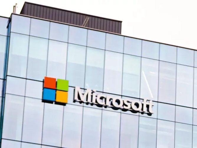 Microsoft Cloud Database users urged to review access codes ...