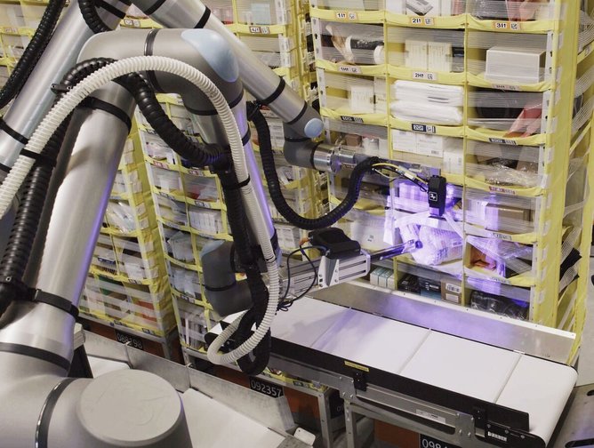 Vulcan : Amazon launches First AI Robot 